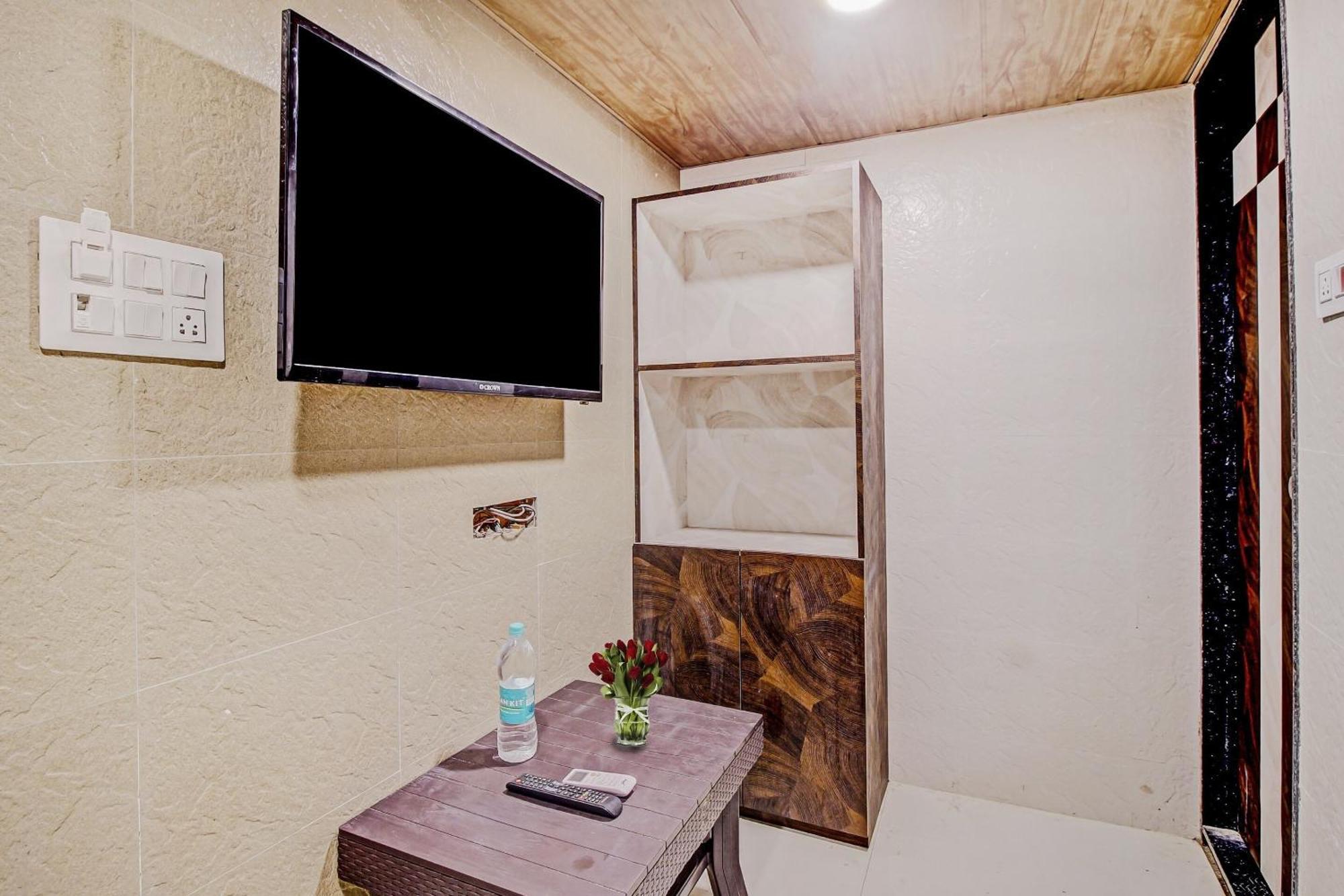 Hotel Ambedkar Kalyan Luaran gambar