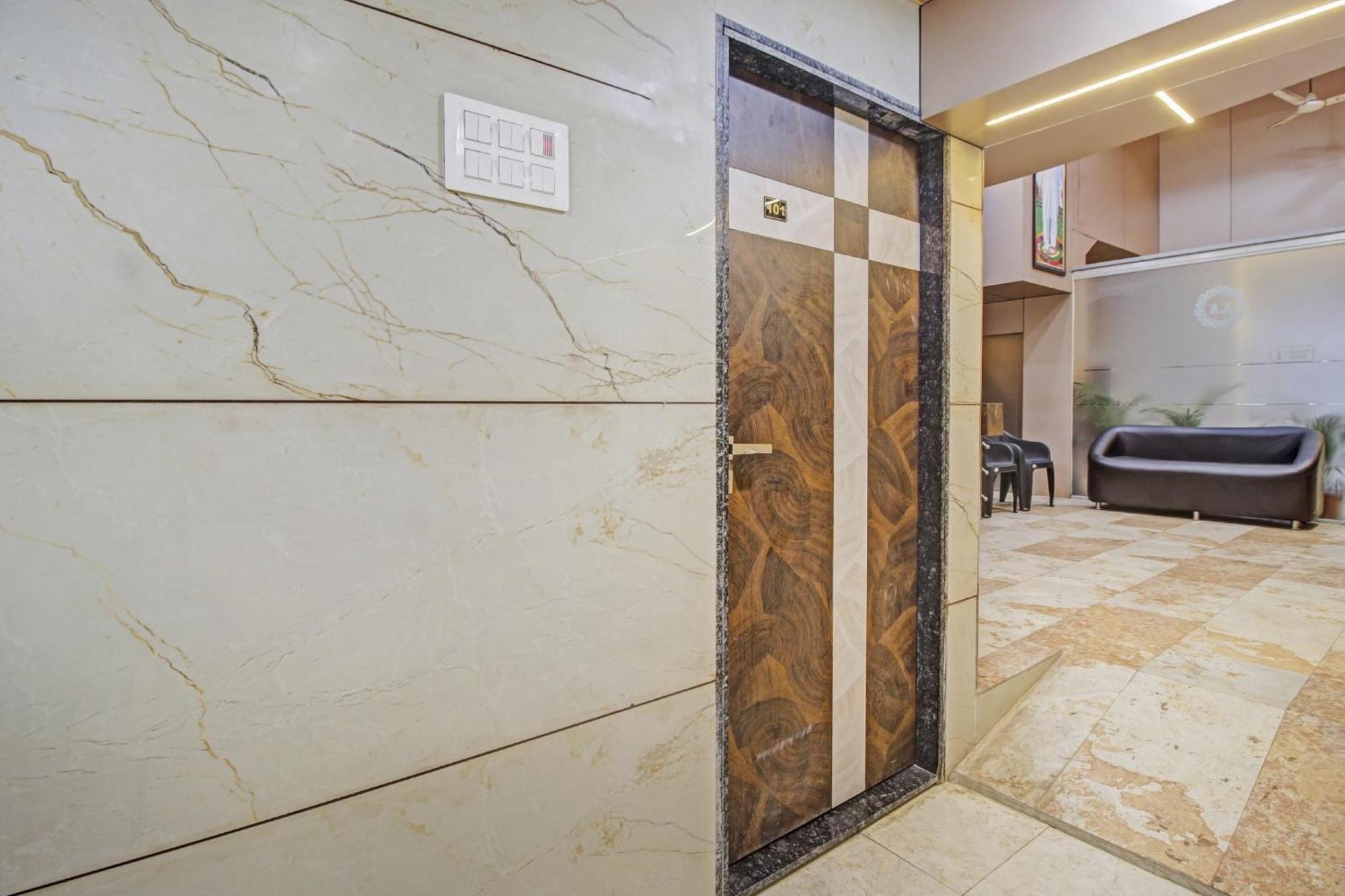 Hotel Ambedkar Kalyan Luaran gambar