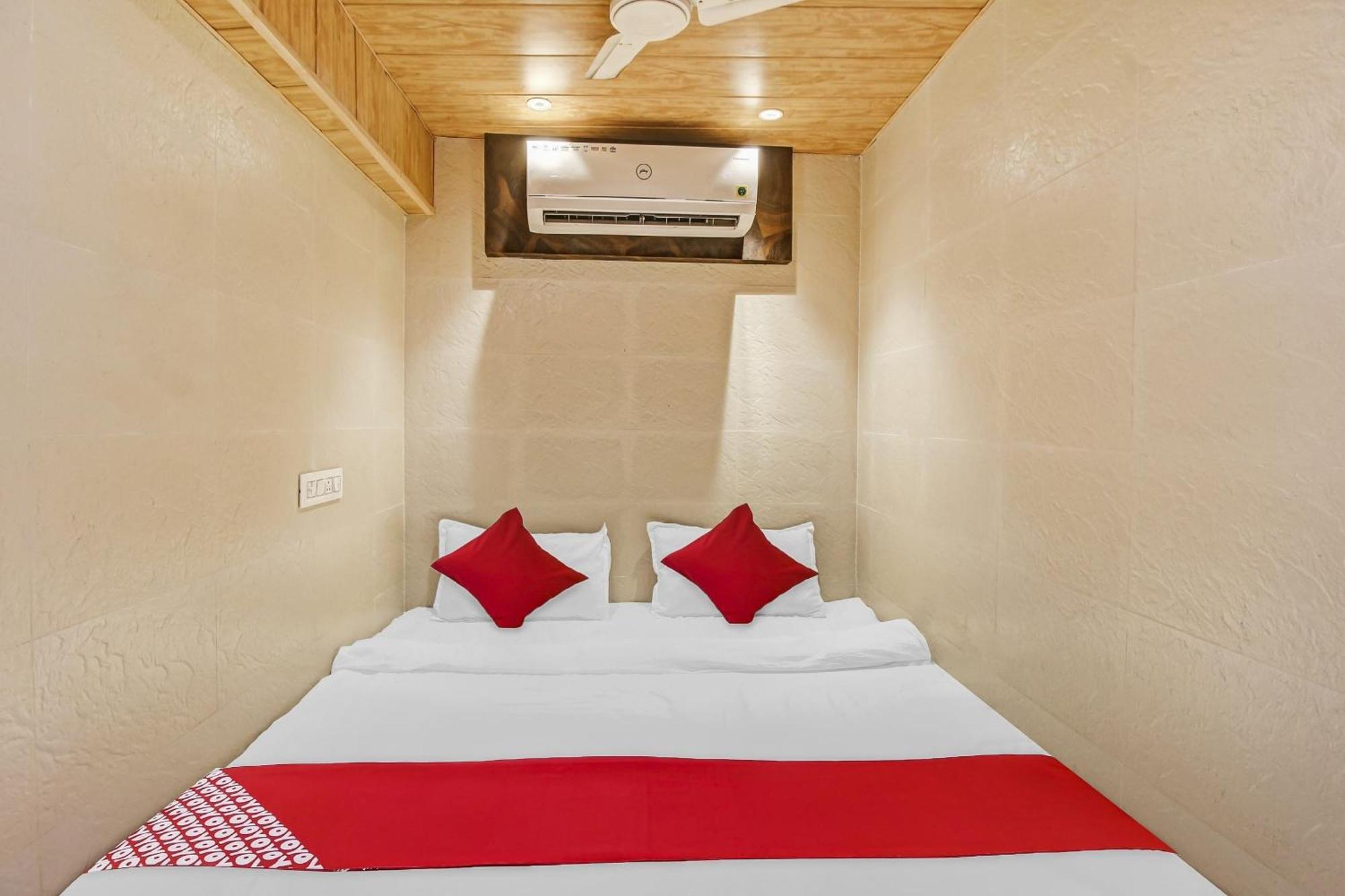 Hotel Ambedkar Kalyan Luaran gambar